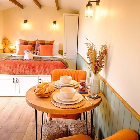 Lintmill Lodges - Heather Shepherds Hut Sorn Ngoại thất bức ảnh
