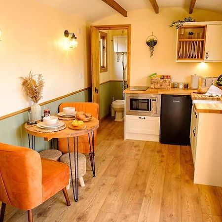 Lintmill Lodges - Heather Shepherds Hut Sorn Ngoại thất bức ảnh